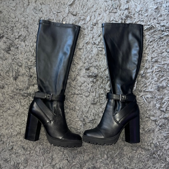 Steve Madden Boots - Picture 1 of 3